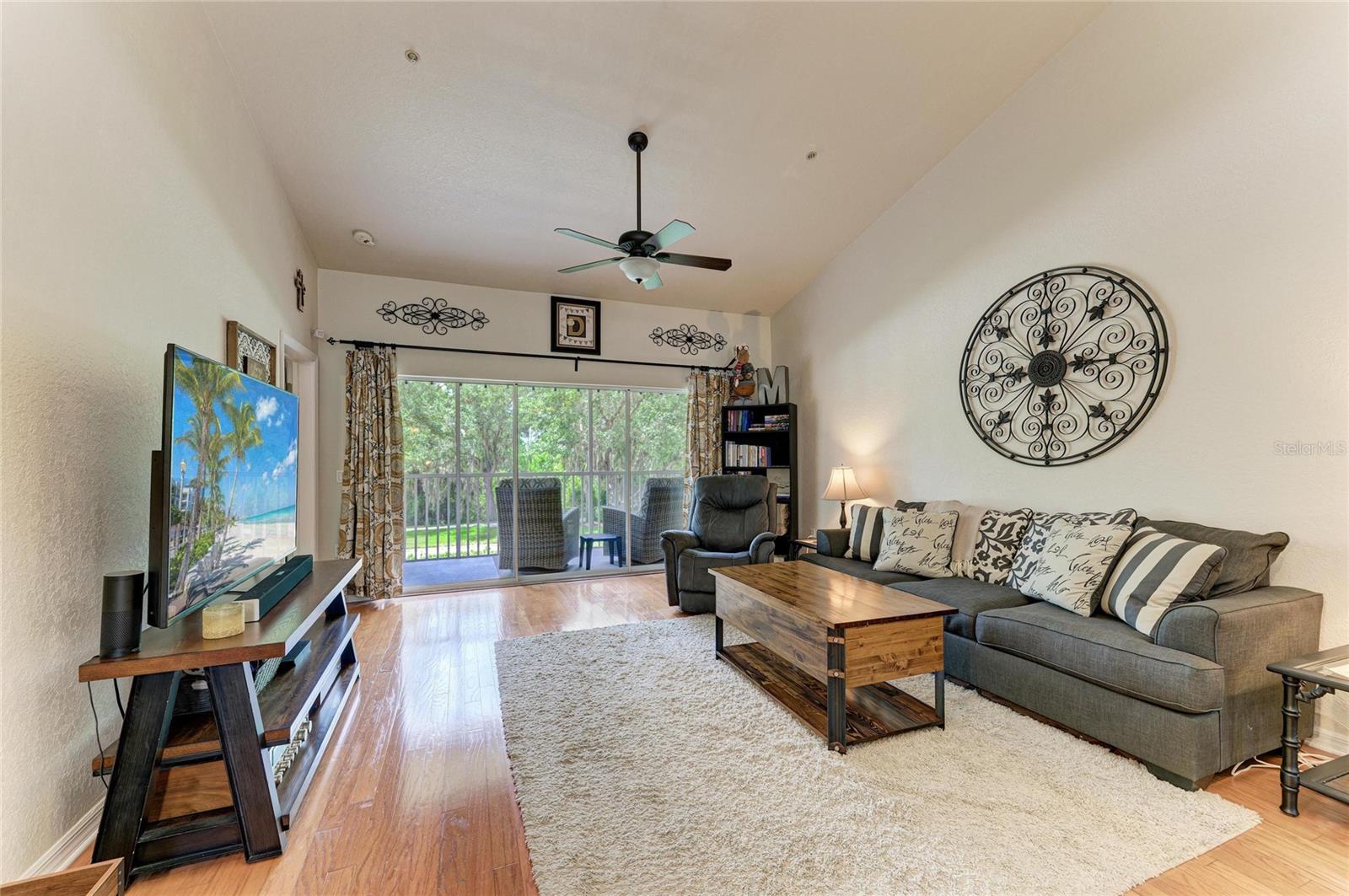 7126 CEDAR HOLLOW CIR — photo 26