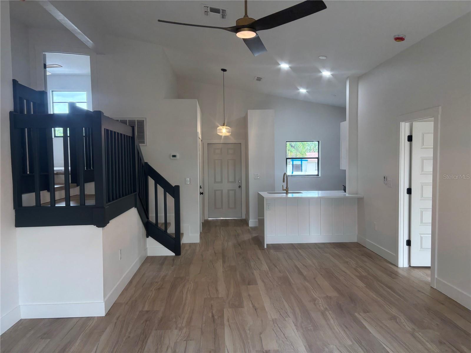 1107 GOSHEN RD — photo 3