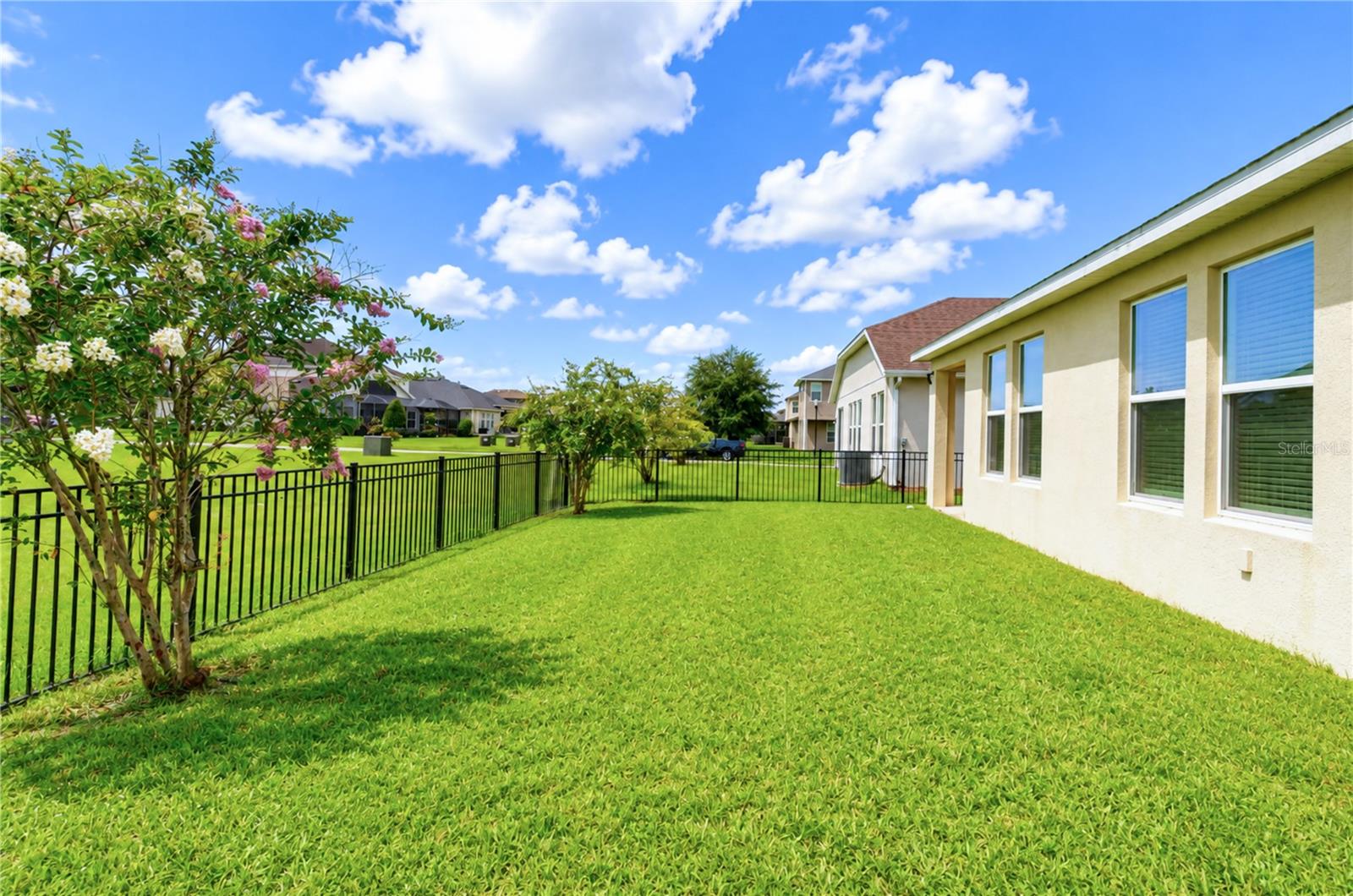 4749 ROLLING GREEN DR — photo 33