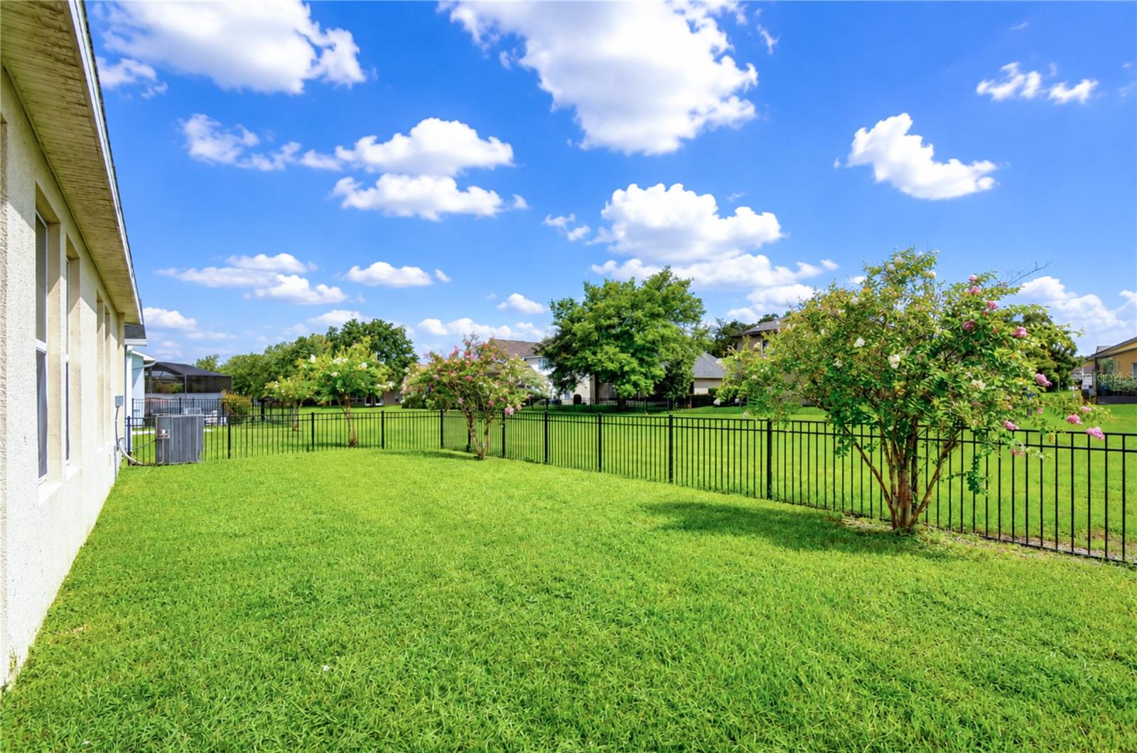 4749 ROLLING GREEN DR — photo 32
