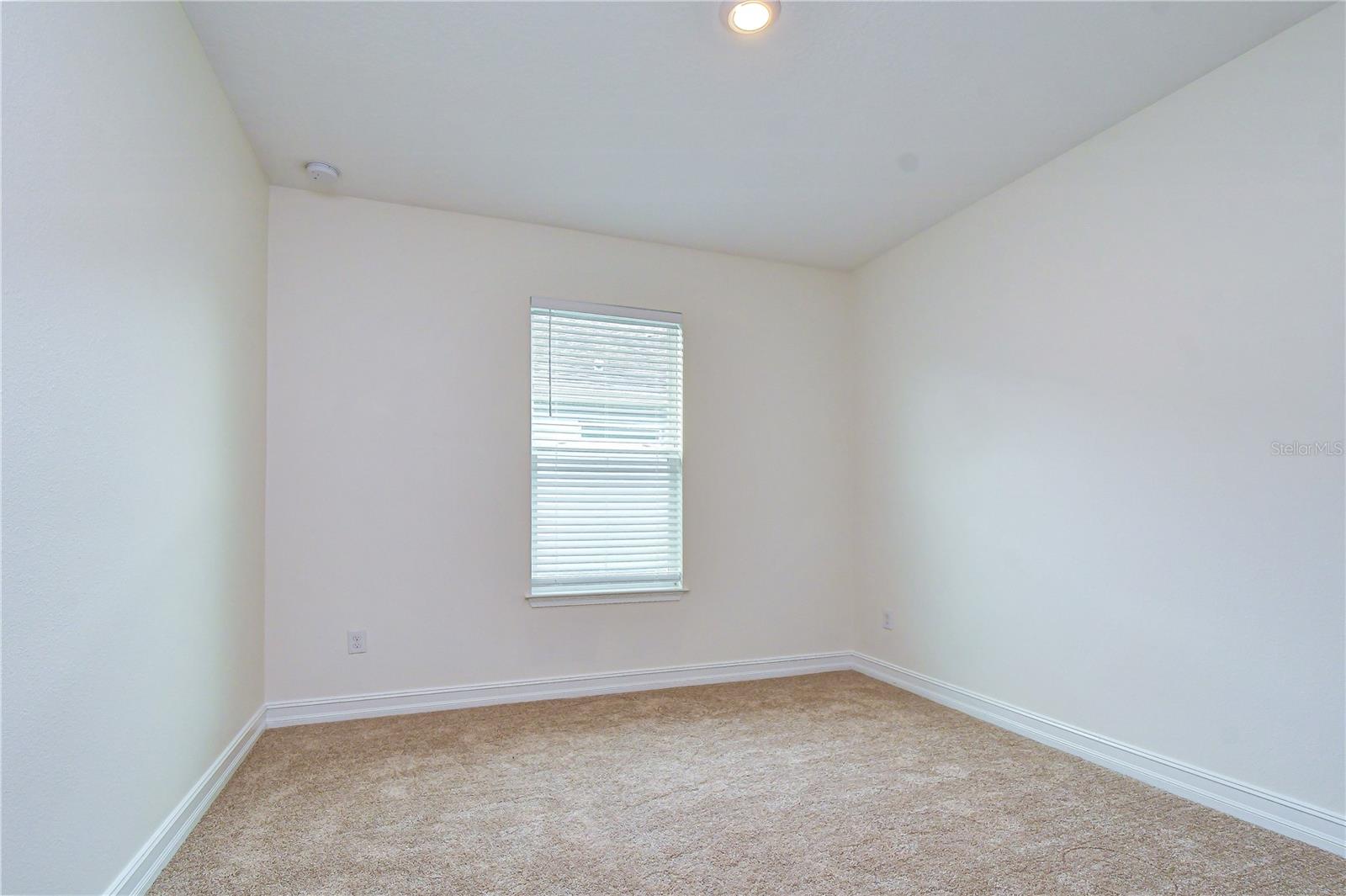 4749 ROLLING GREEN DR — photo 24