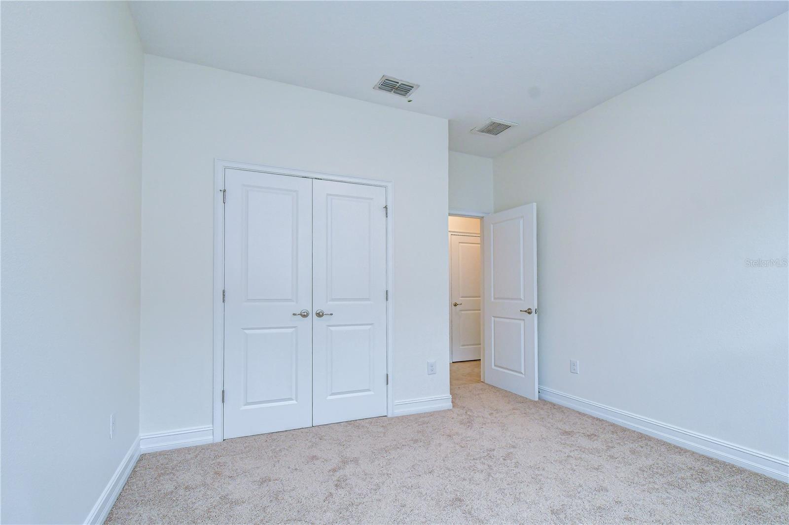 4749 ROLLING GREEN DR — photo 25