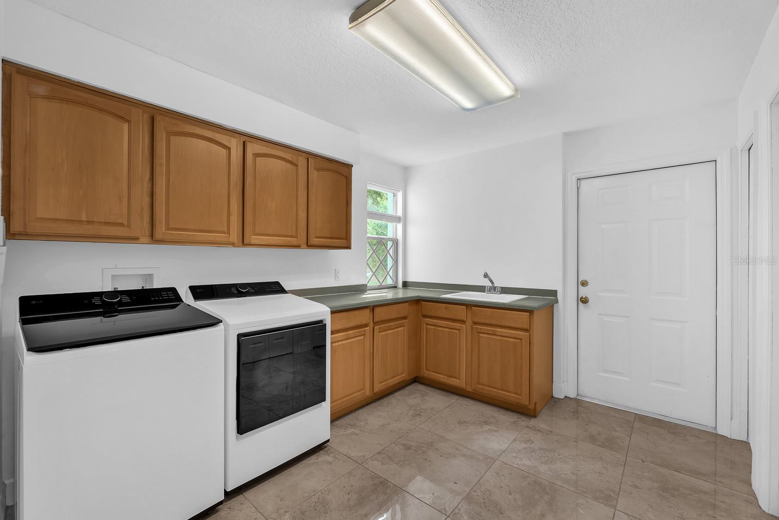 6034 HAMMOCK HILL AVE — photo 45