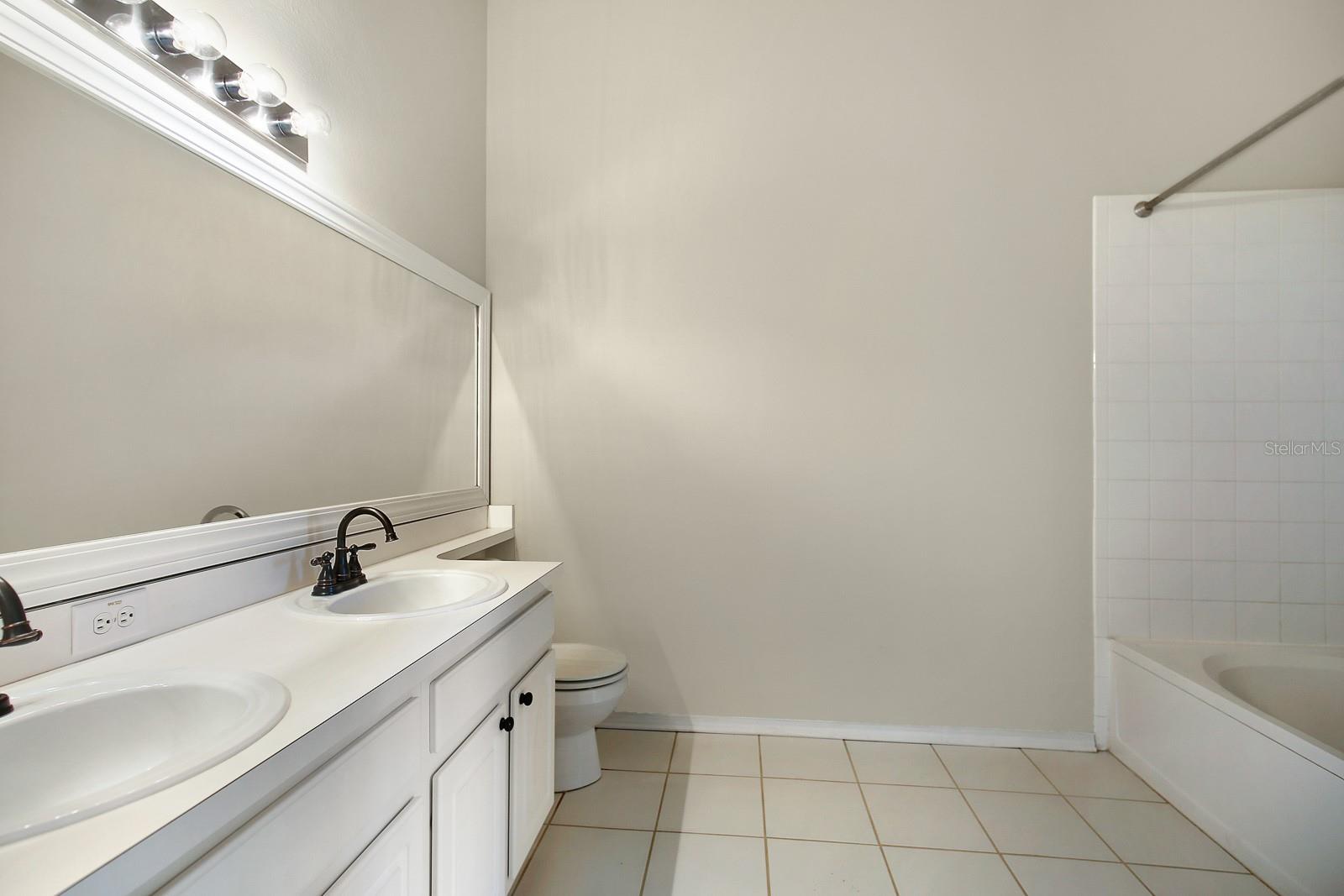 2403 LAKE WOODBERRY CIR — photo 11