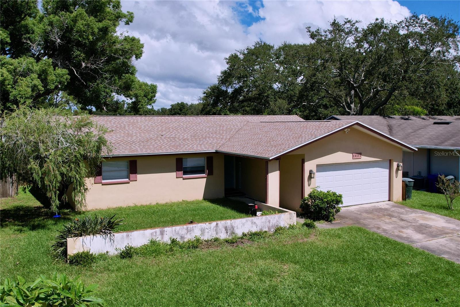 1622 DALE CIR S — photo 2