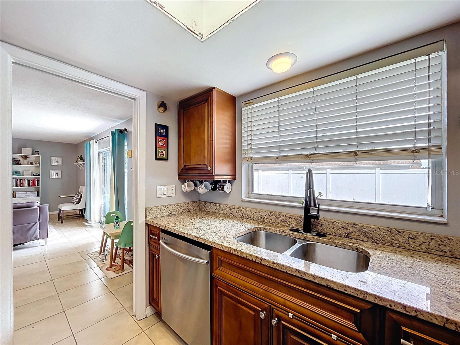 1622 DALE CIR S — photo 17