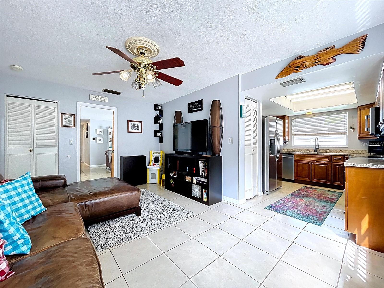 1622 DALE CIR S — photo 21