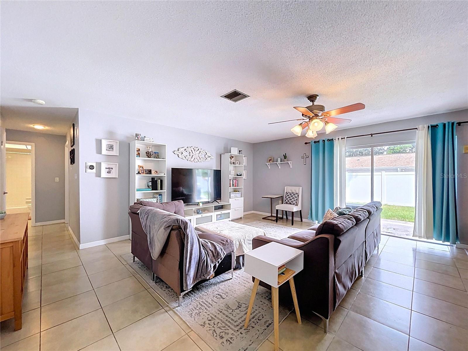 1622 DALE CIR S — photo 11