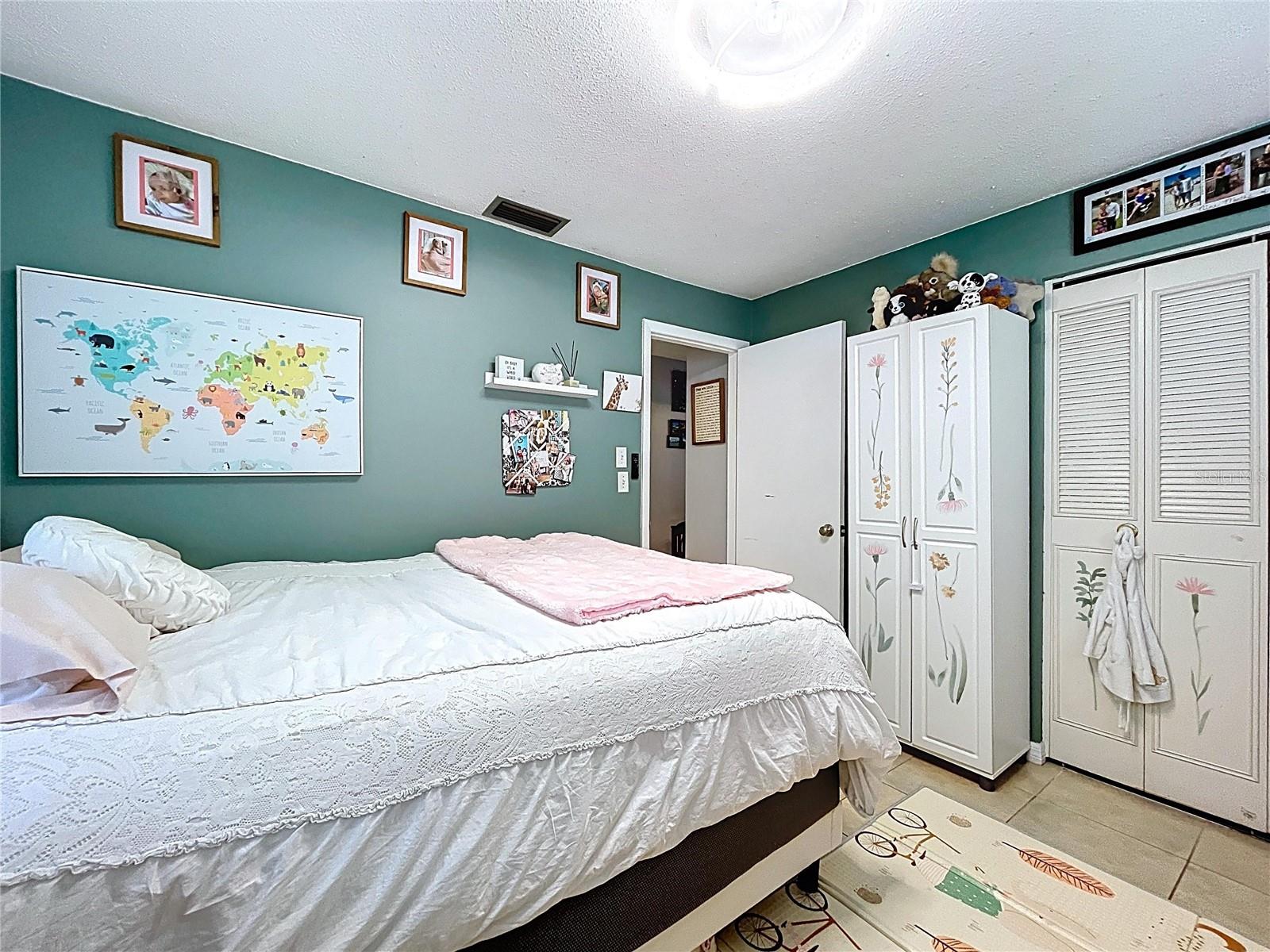 1622 DALE CIR S — photo 32