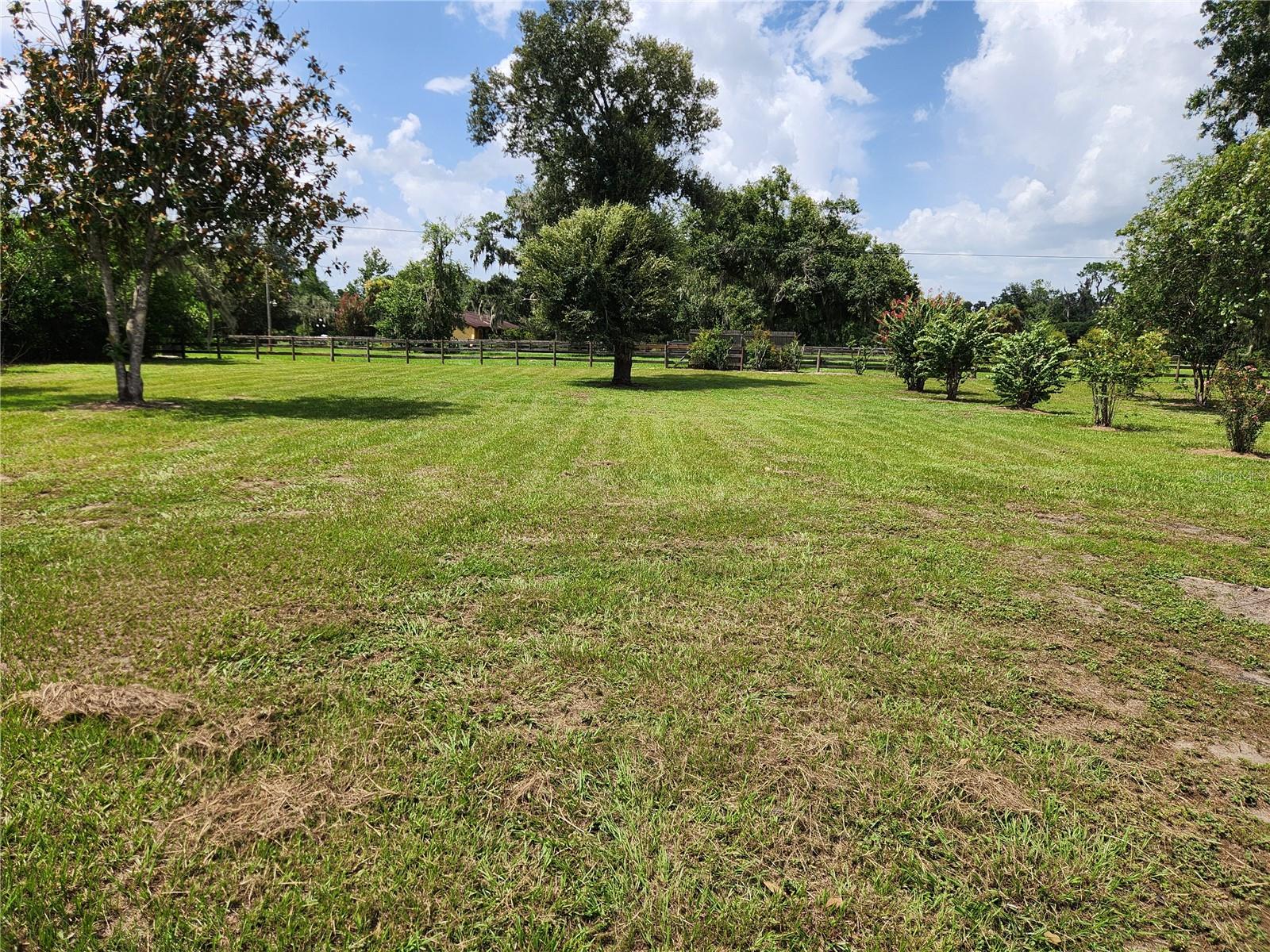 3903 POWERLINE RD — photo 3