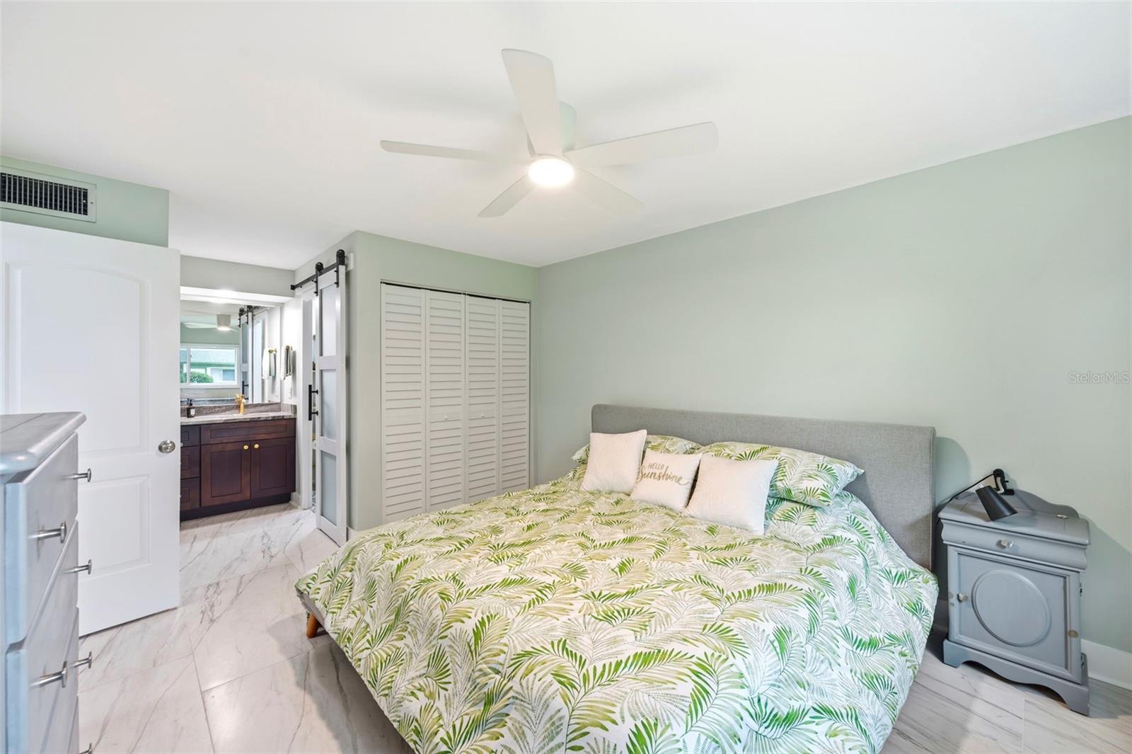 4651 LAKE VILLA DR — photo 14