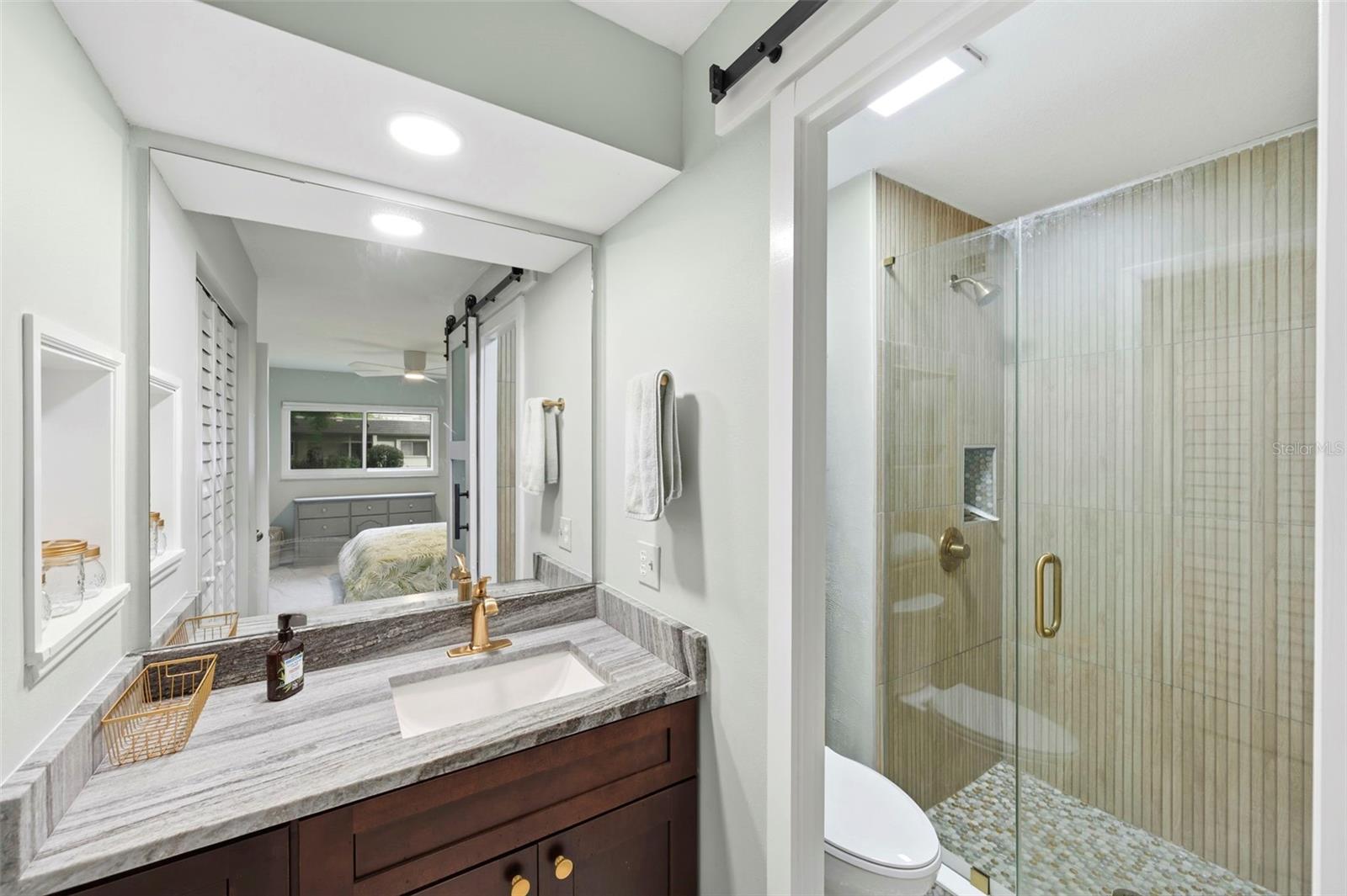 4651 LAKE VILLA DR — photo 15
