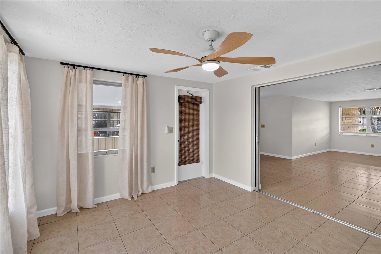 2044 PAMELA DR — photo 13