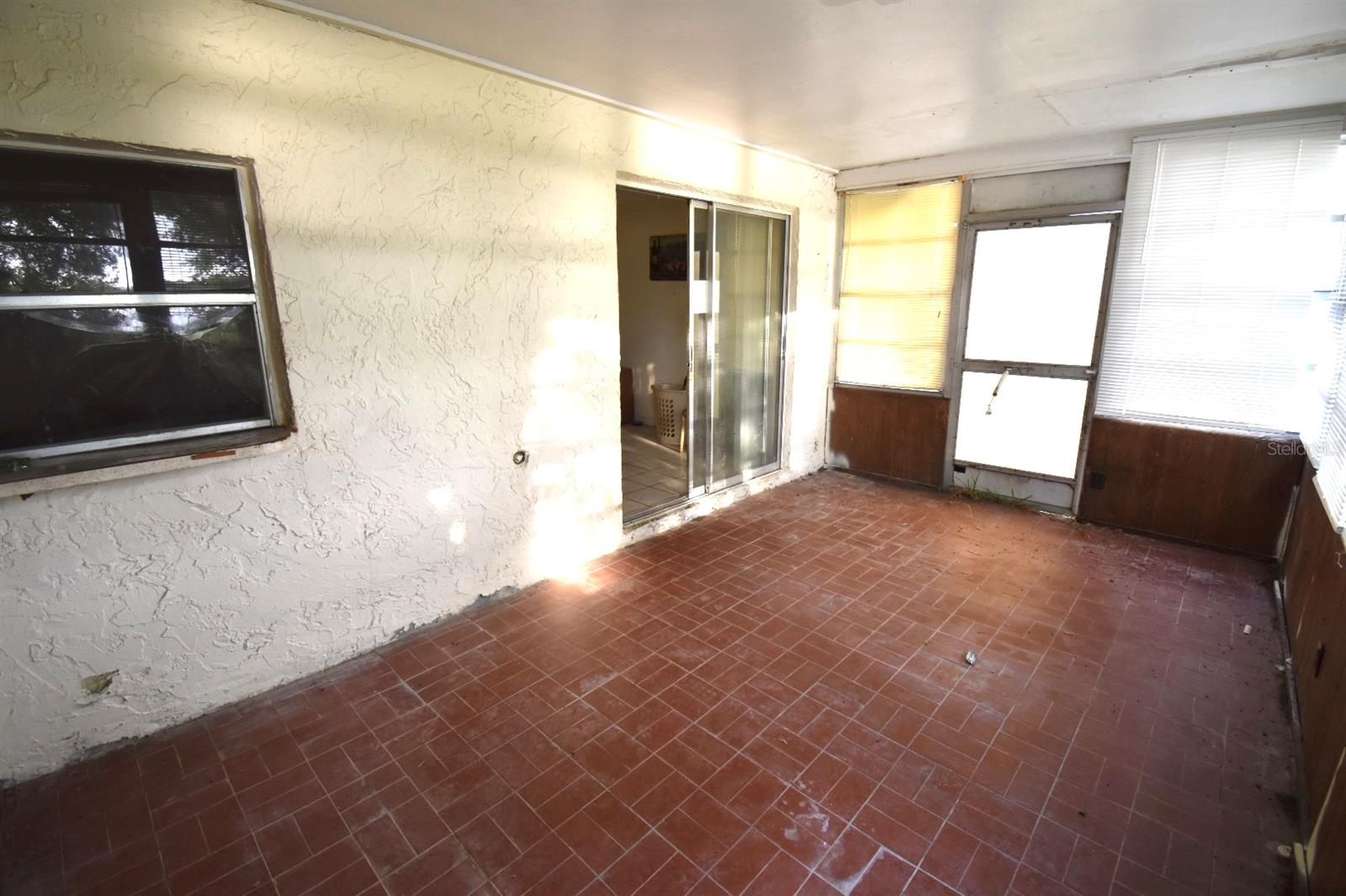 704 LEMONWOOD DR — photo 9