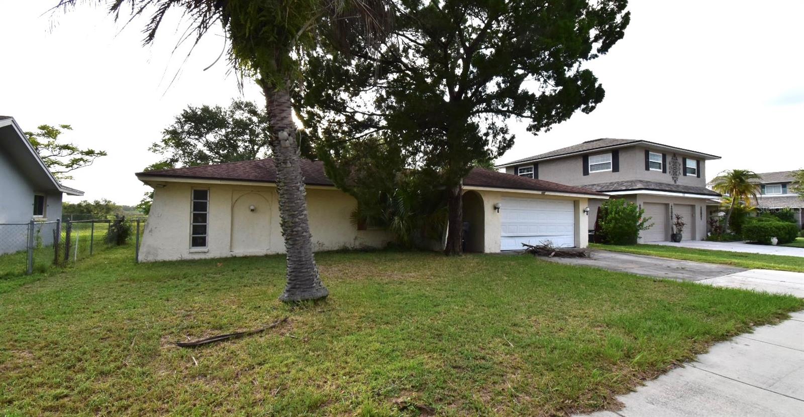 704 LEMONWOOD DR — photo 2