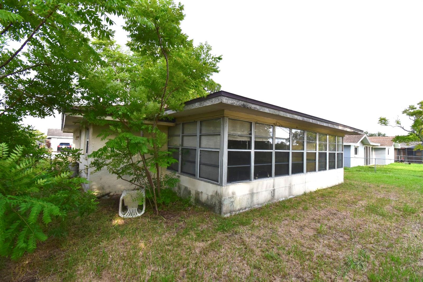 704 LEMONWOOD DR — photo 22