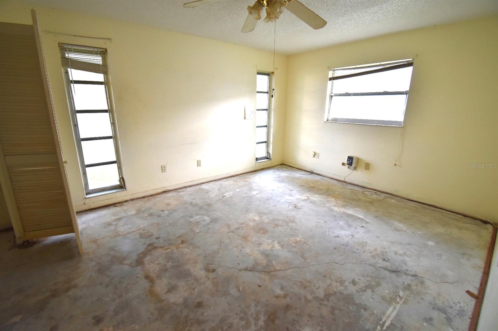 704 LEMONWOOD DR — photo 13