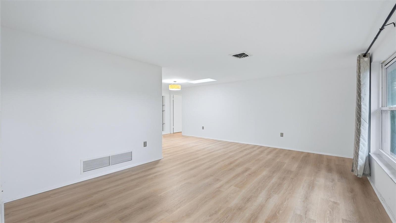 1329 NANTUCKET RD — photo 5