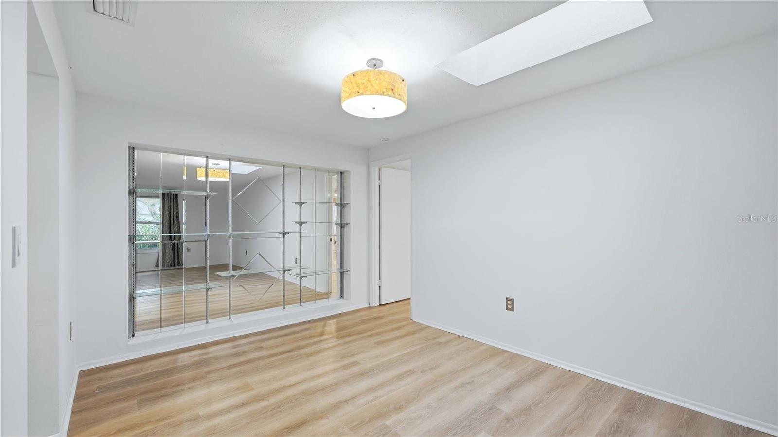 1329 NANTUCKET RD — photo 8