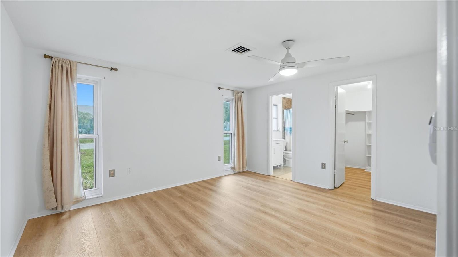 1329 NANTUCKET RD — photo 16