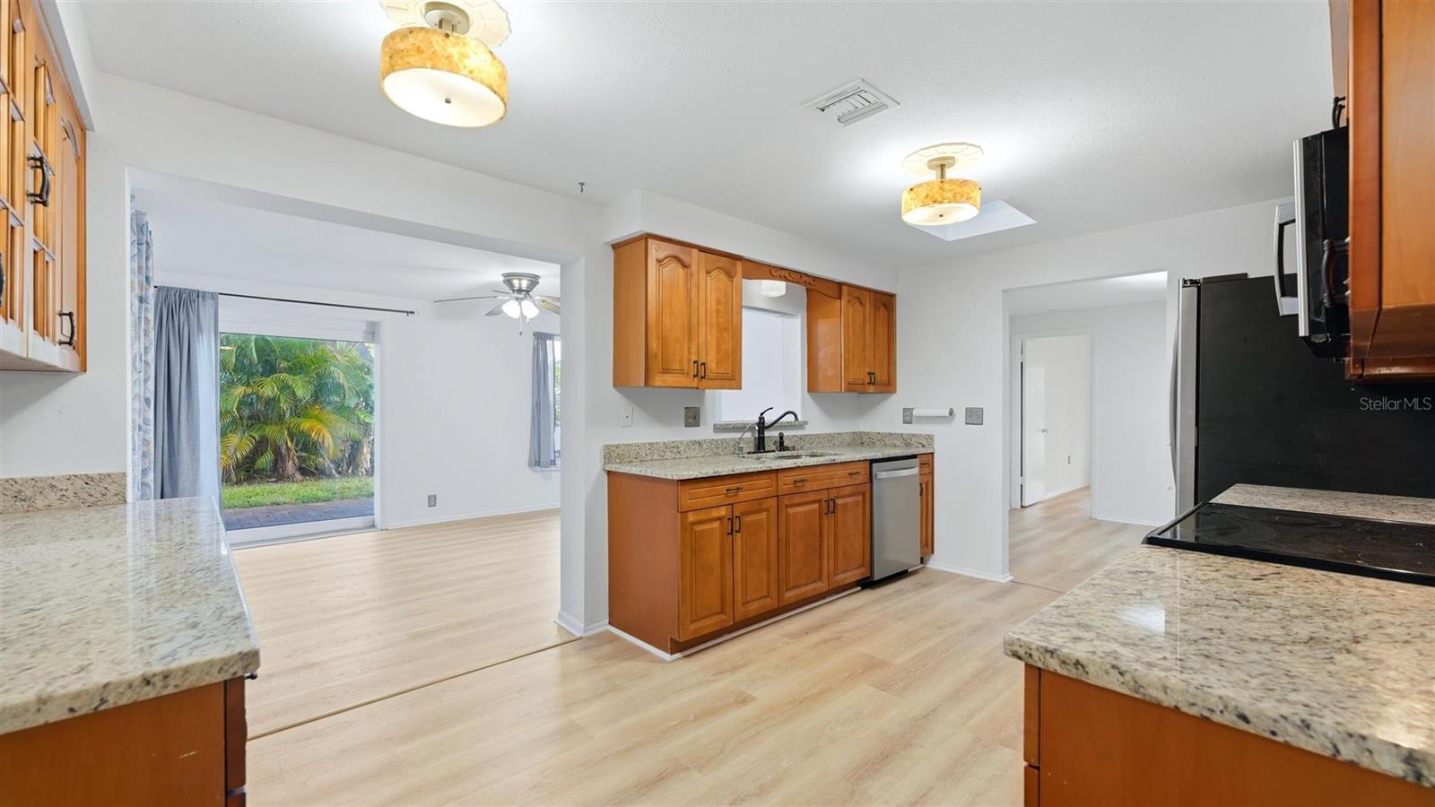 1329 NANTUCKET RD — photo 12