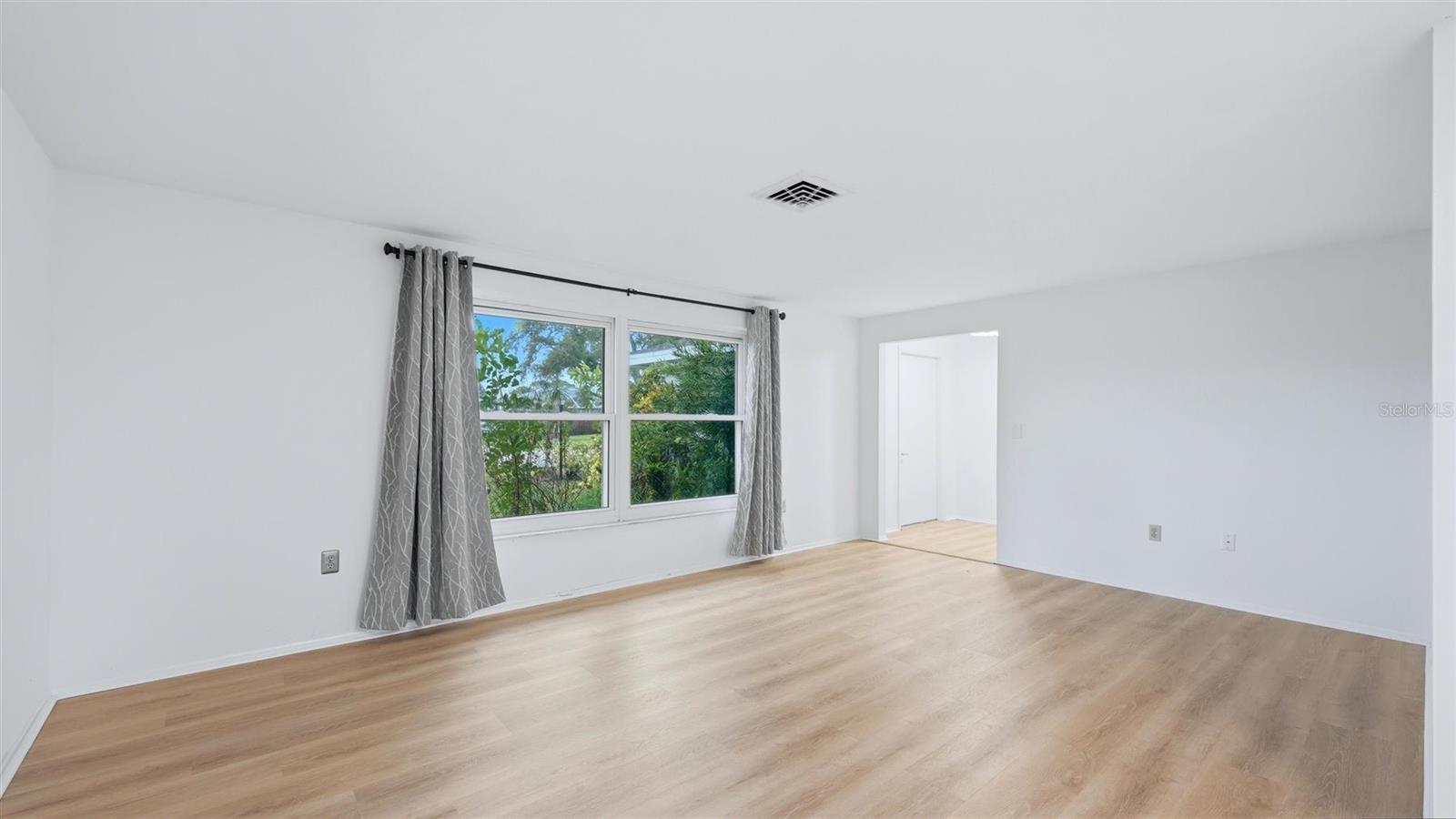 1329 NANTUCKET RD — photo 7
