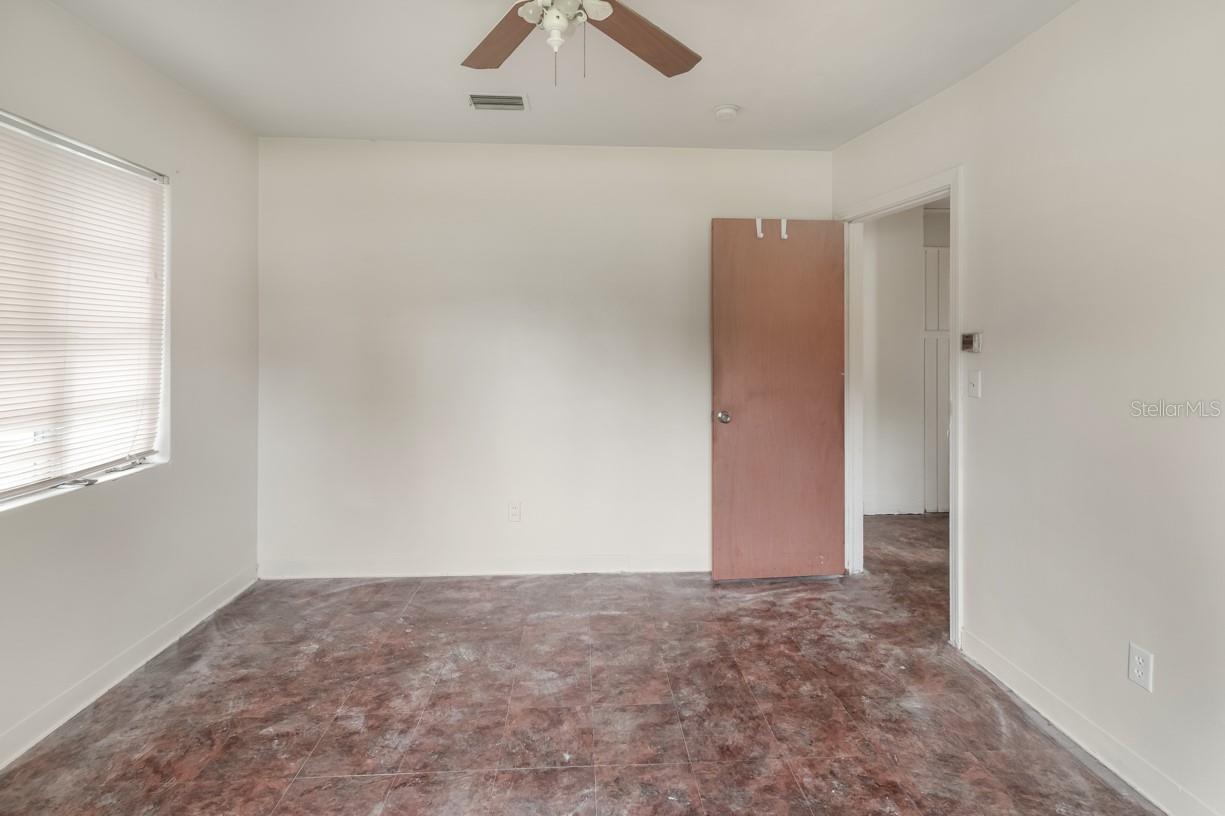 1329 WOODBINE ST — photo 14