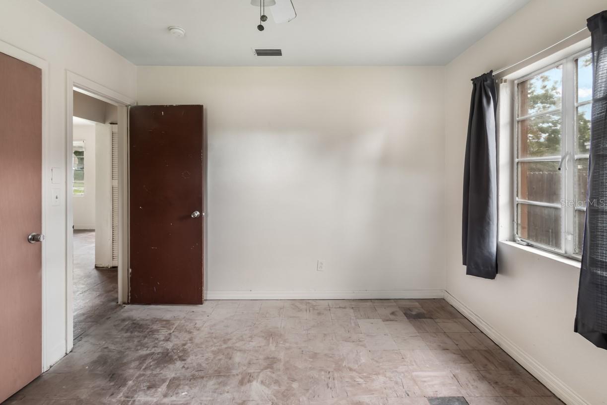 1329 WOODBINE ST — photo 16