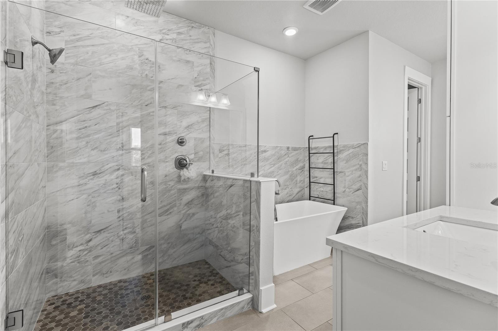 501 LAFAYETTE CT — photo 29