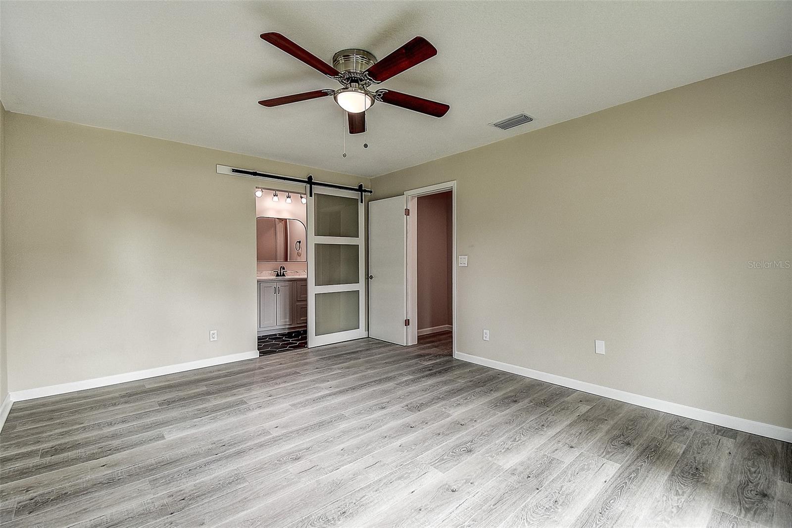 11700 VALLEY RD — photo 17