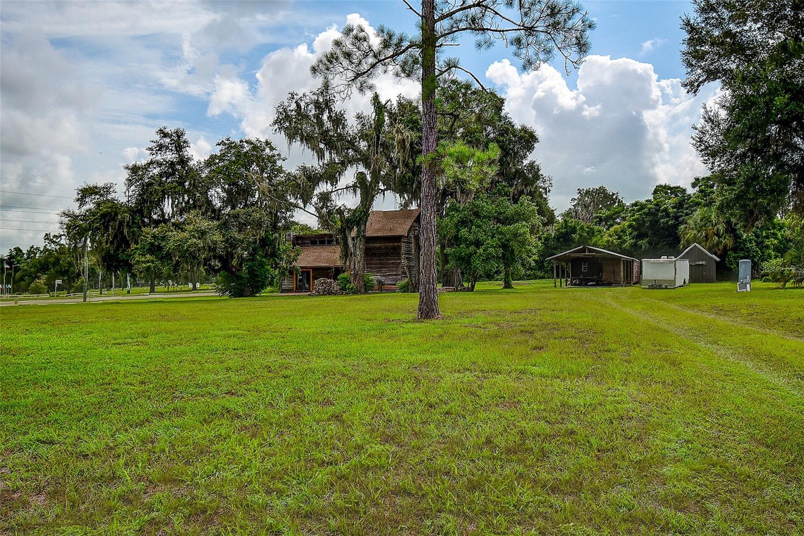 11700 VALLEY RD — photo 2