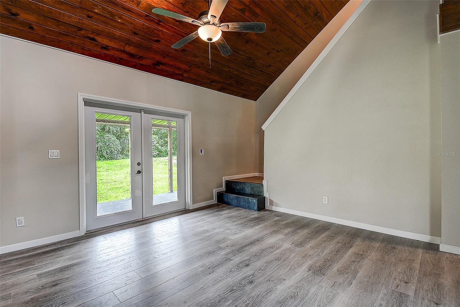 11700 VALLEY RD — photo 15