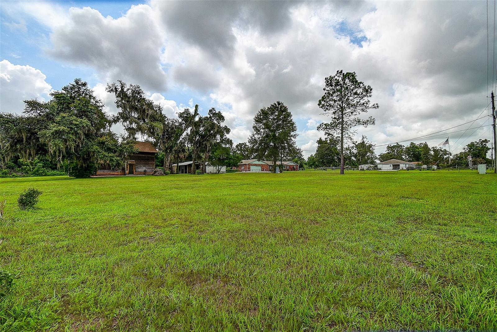 11700 VALLEY RD — photo 24