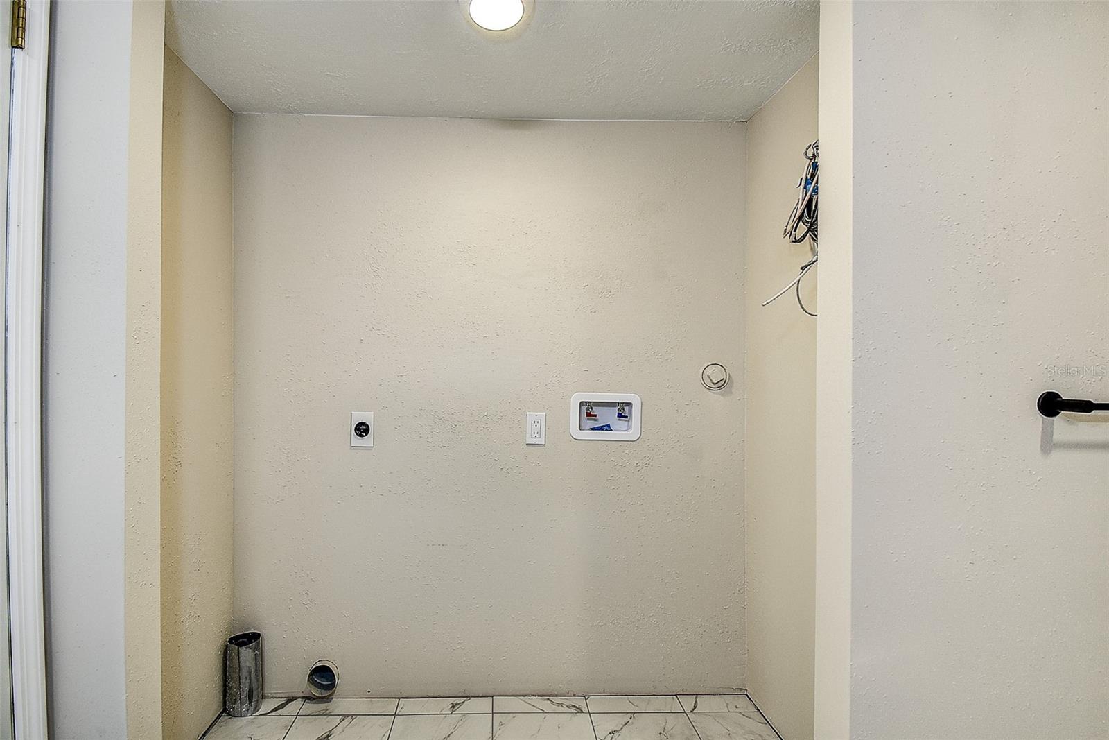 11700 VALLEY RD — photo 11