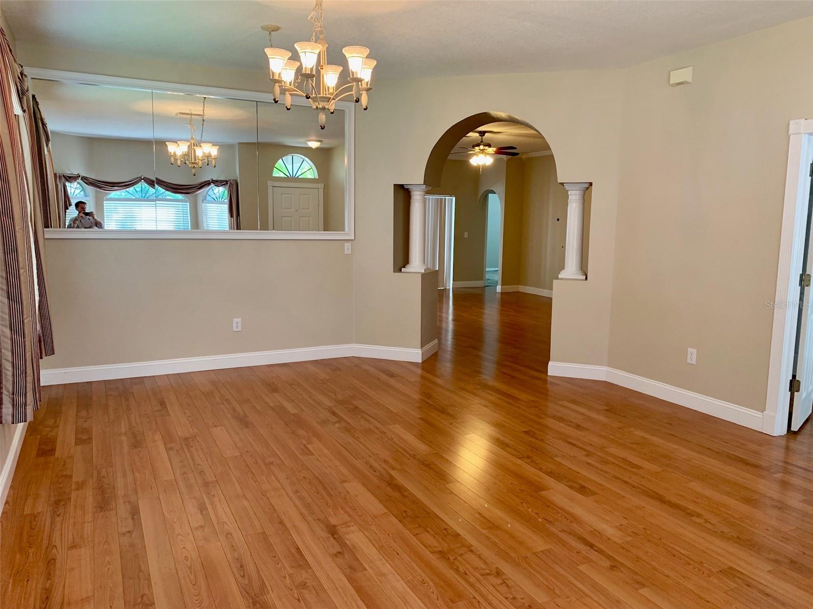 13024 ROYAL GEORGE AVE — photo 3
