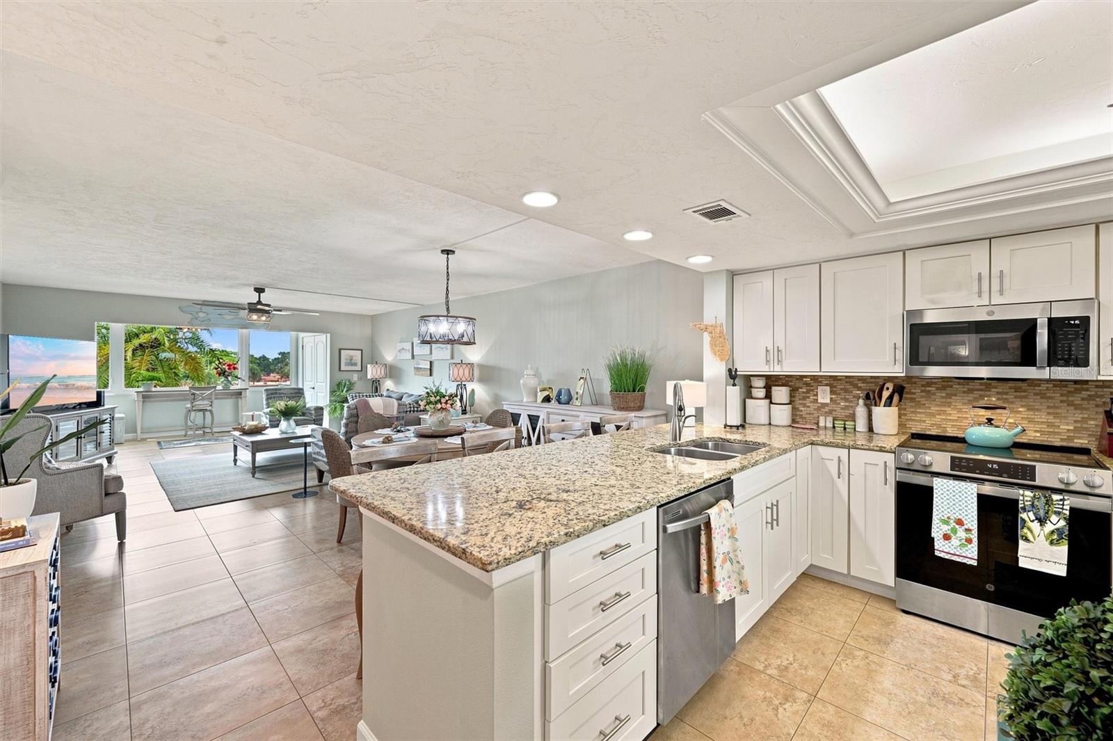 9604 CORTEZ RD W #422 — photo 8