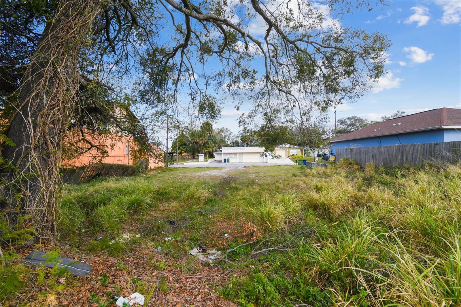 2213 E COLUMBUS DR — photo 5