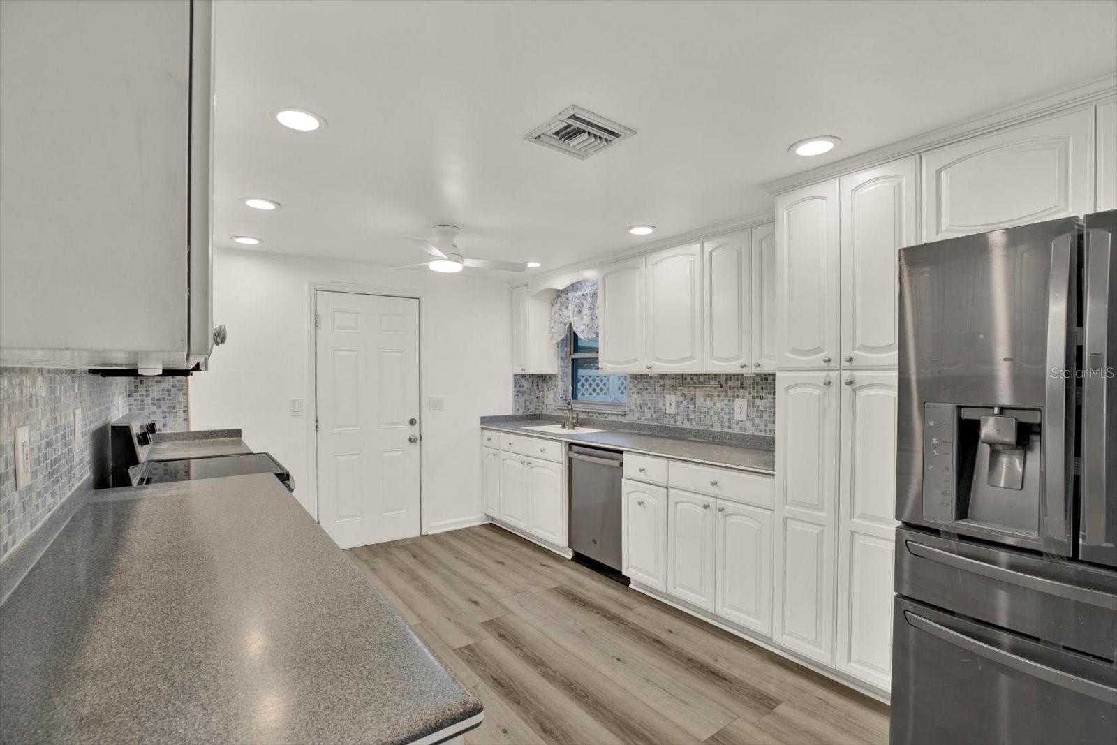 5995 BLOSSOM LAKE DR — photo 11
