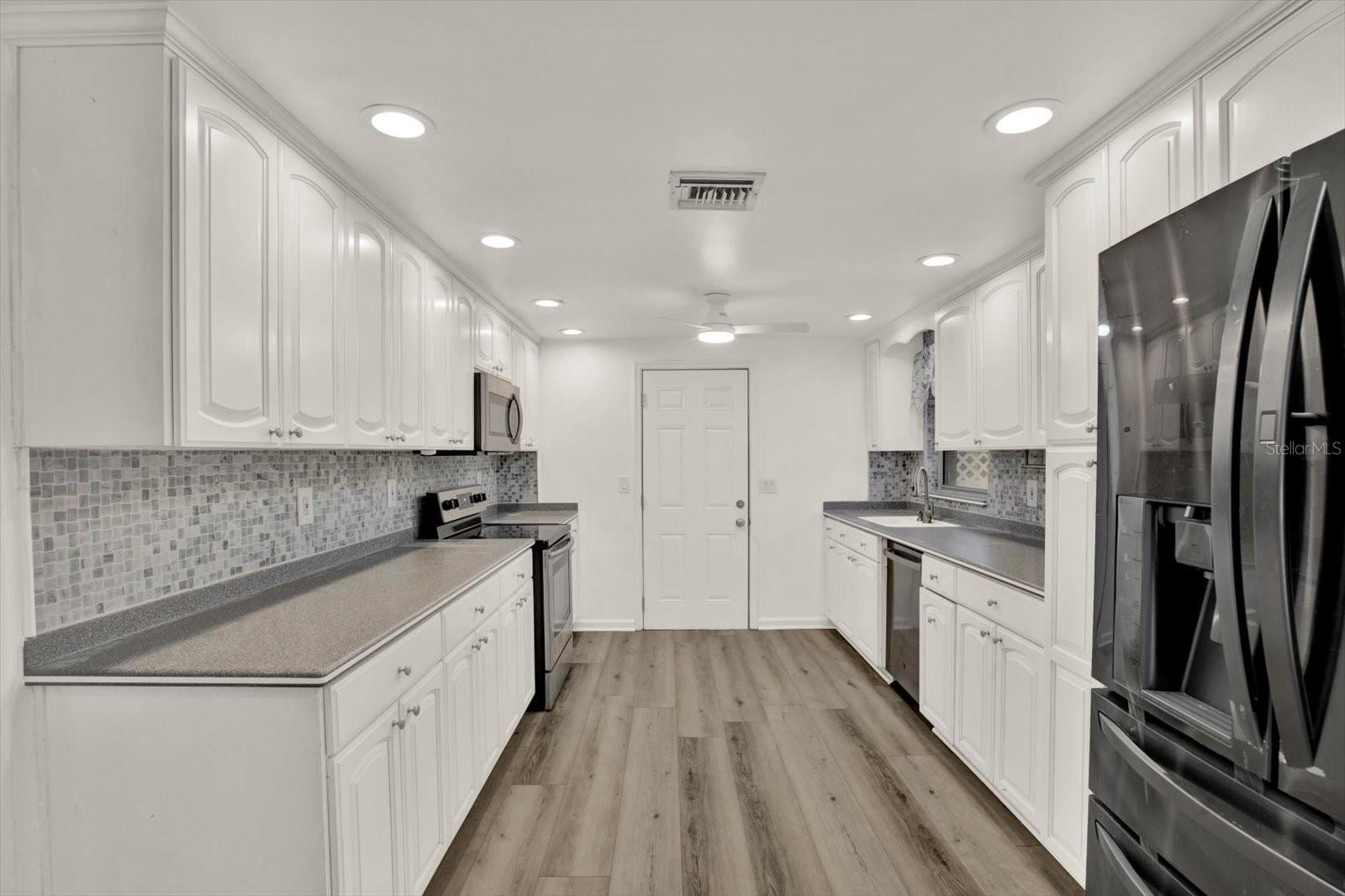 5995 BLOSSOM LAKE DR — photo 10