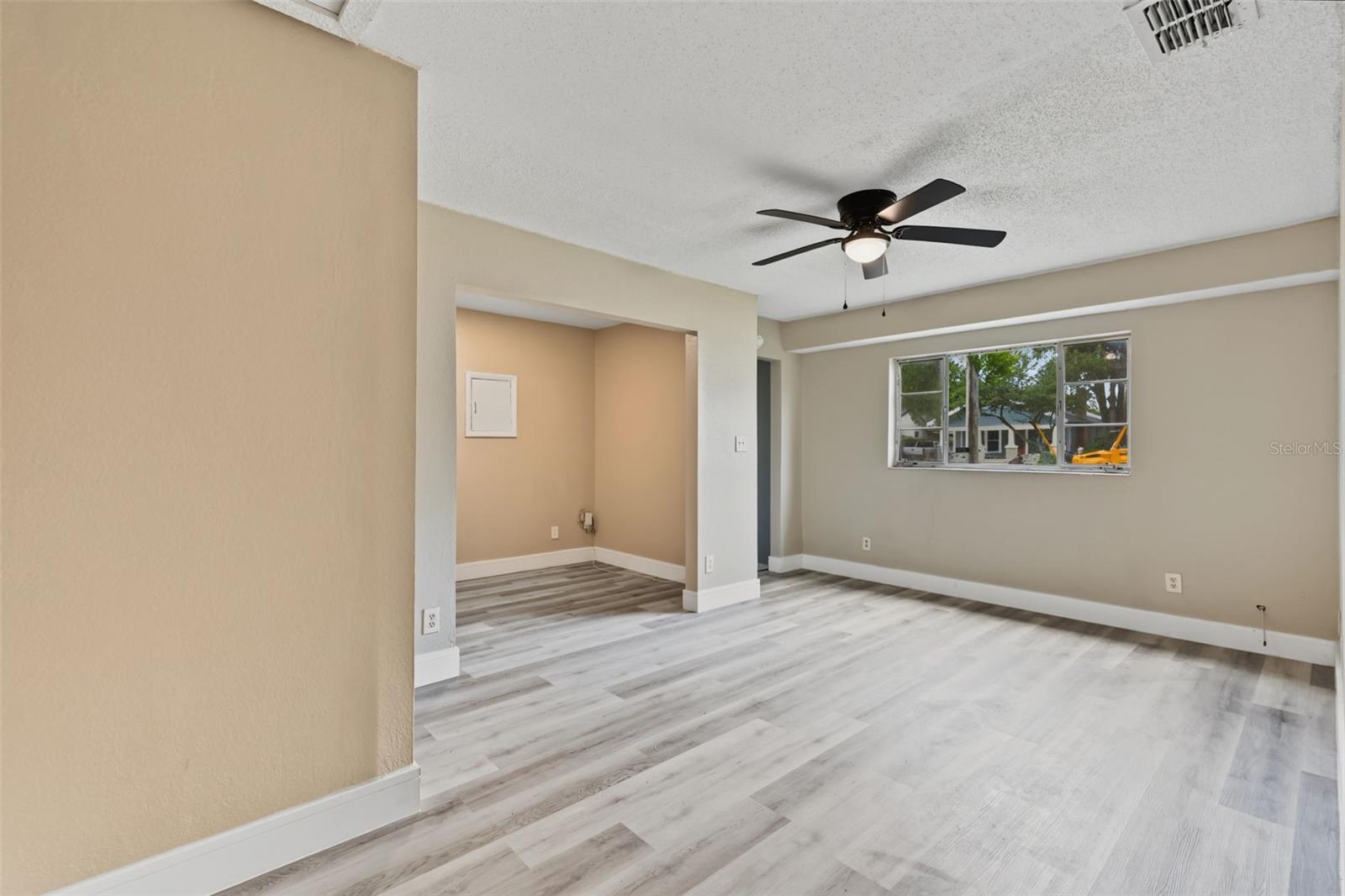 6317 N CENTRAL AVE — photo 13