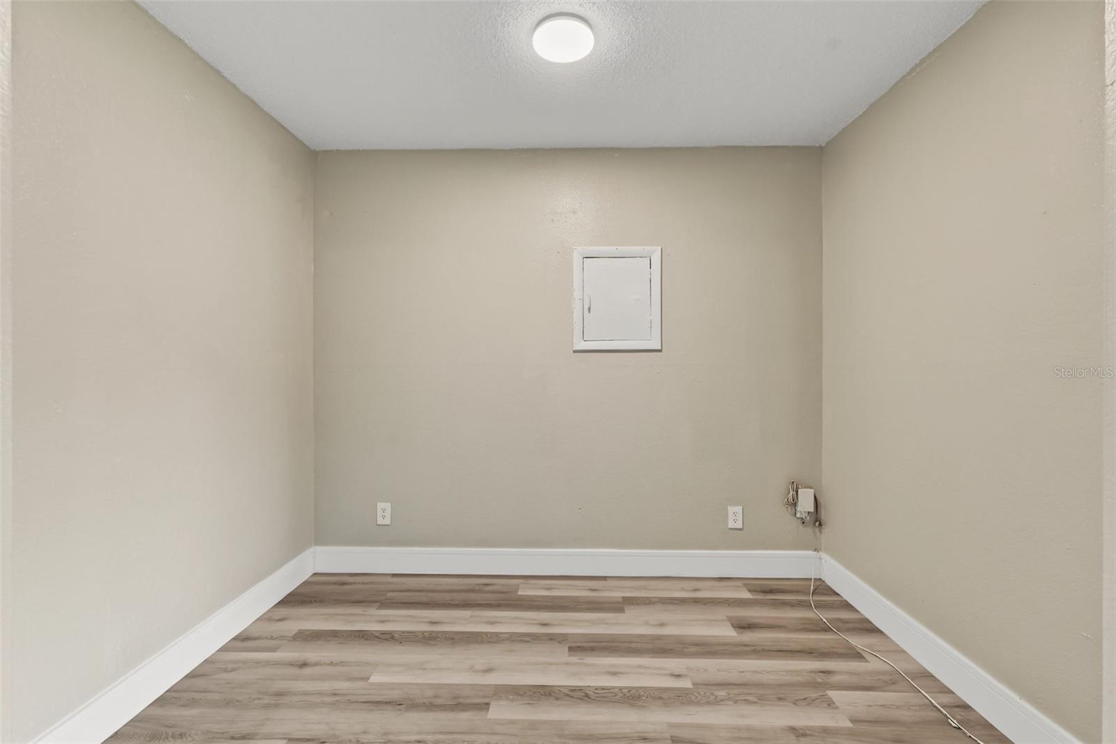 6317 N CENTRAL AVE — photo 15