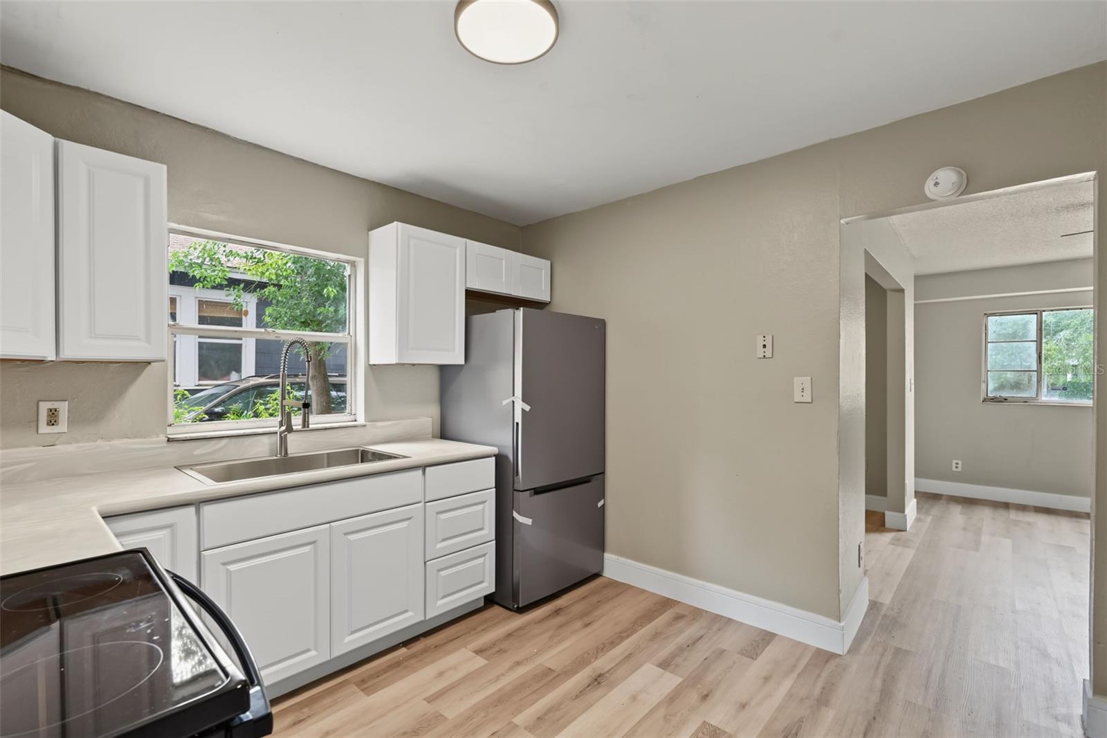 6317 N CENTRAL AVE — photo 25