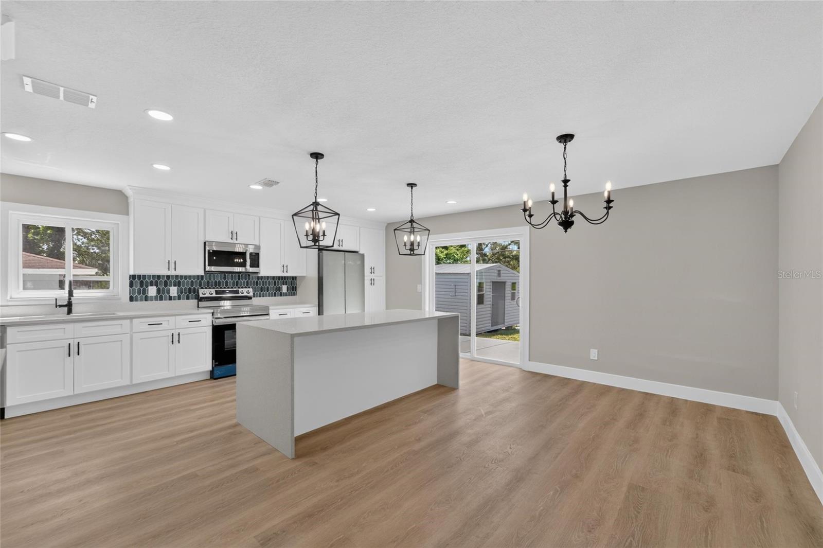 1229 OAK VALLEY DR — photo 18