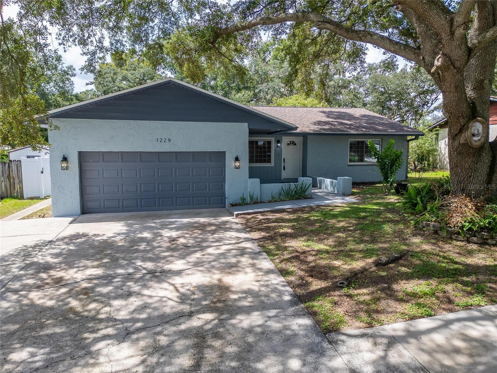 1229 OAK VALLEY DR — photo 2