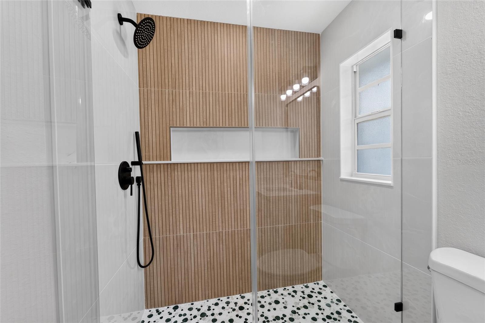 1229 OAK VALLEY DR — photo 42