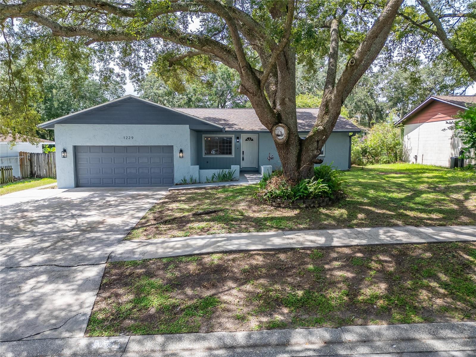 1229 OAK VALLEY DR — photo 3