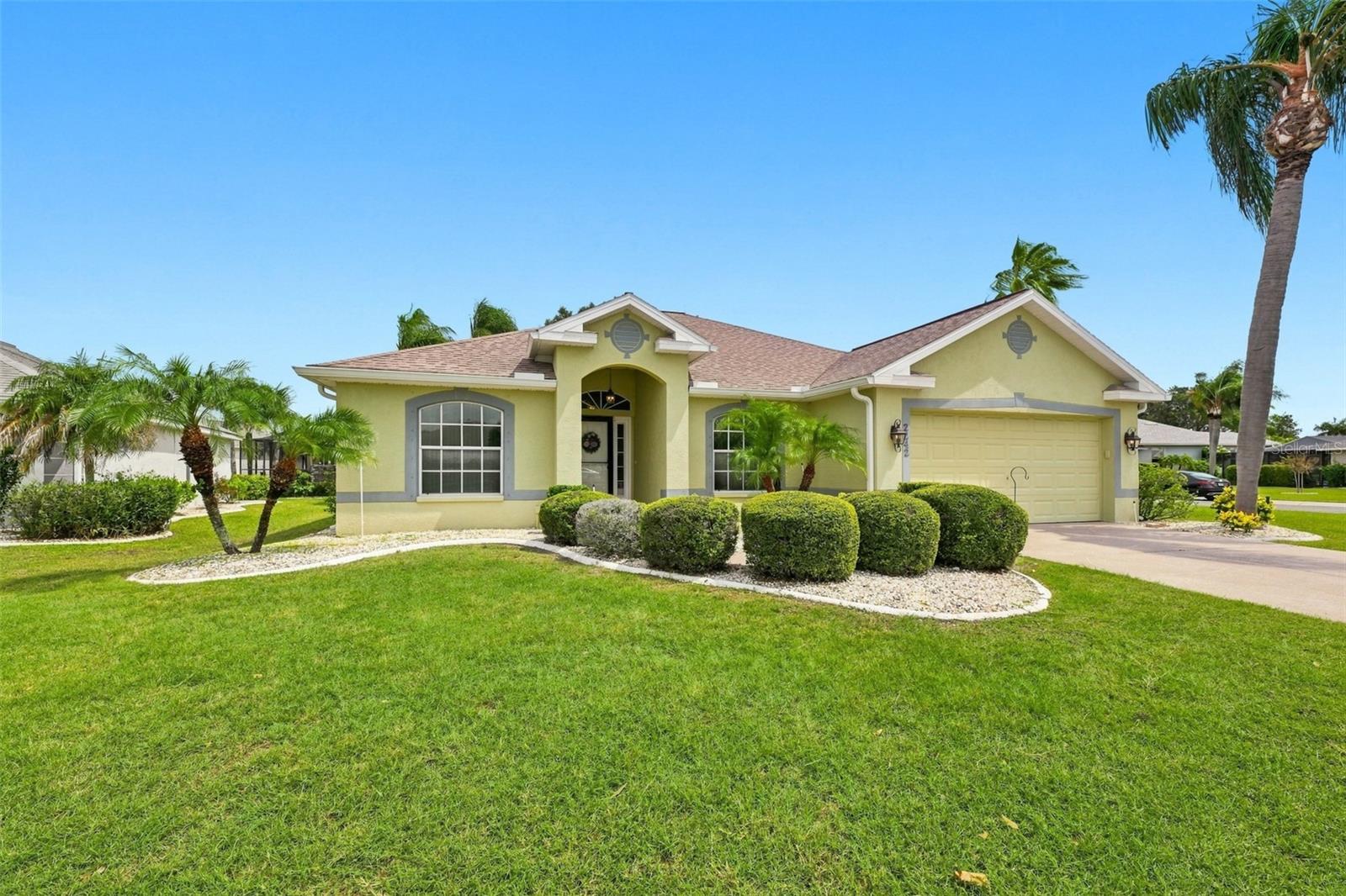 2242 W DEL WEBB BLVD — photo 2