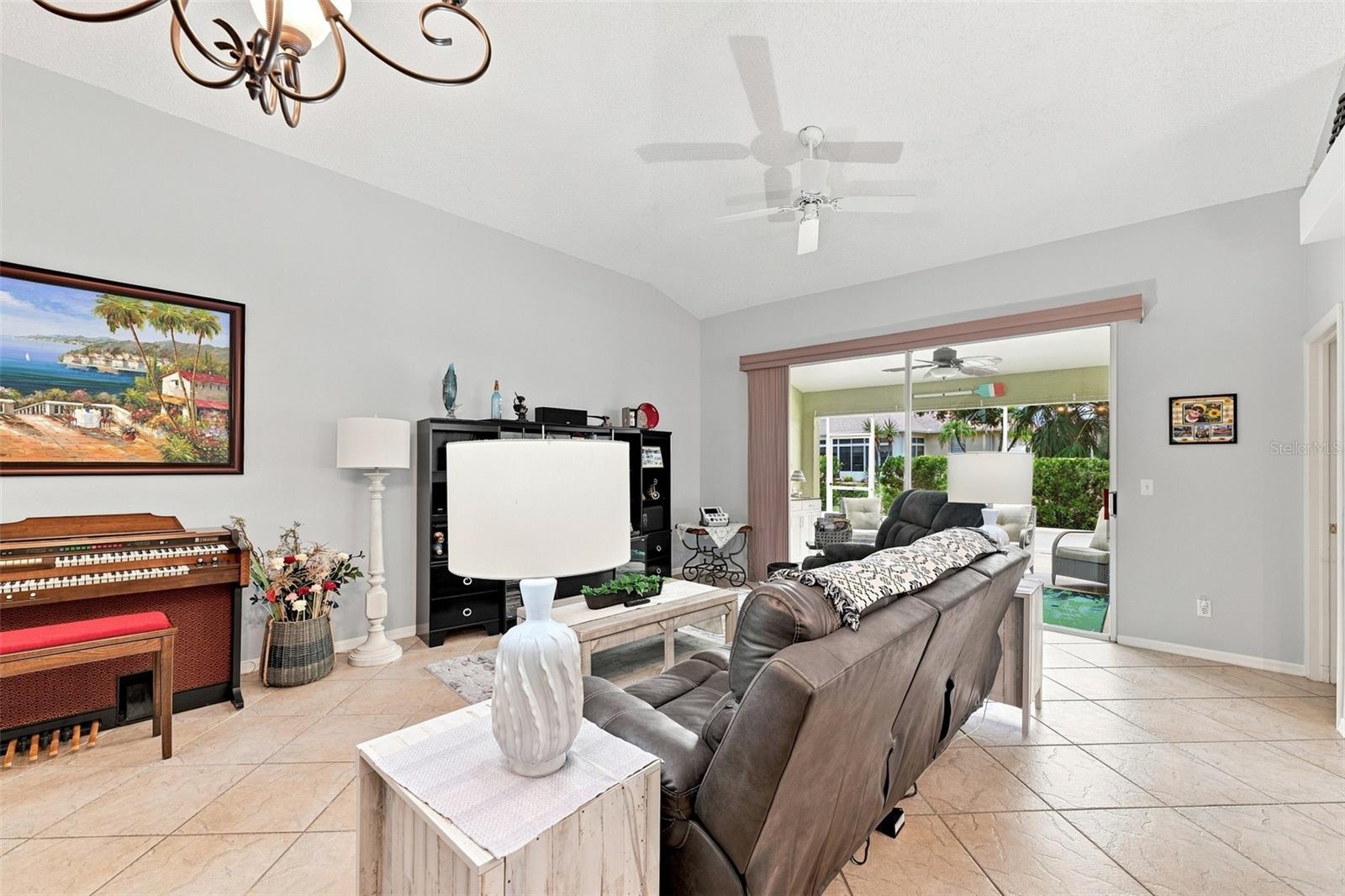2242 W DEL WEBB BLVD — photo 10