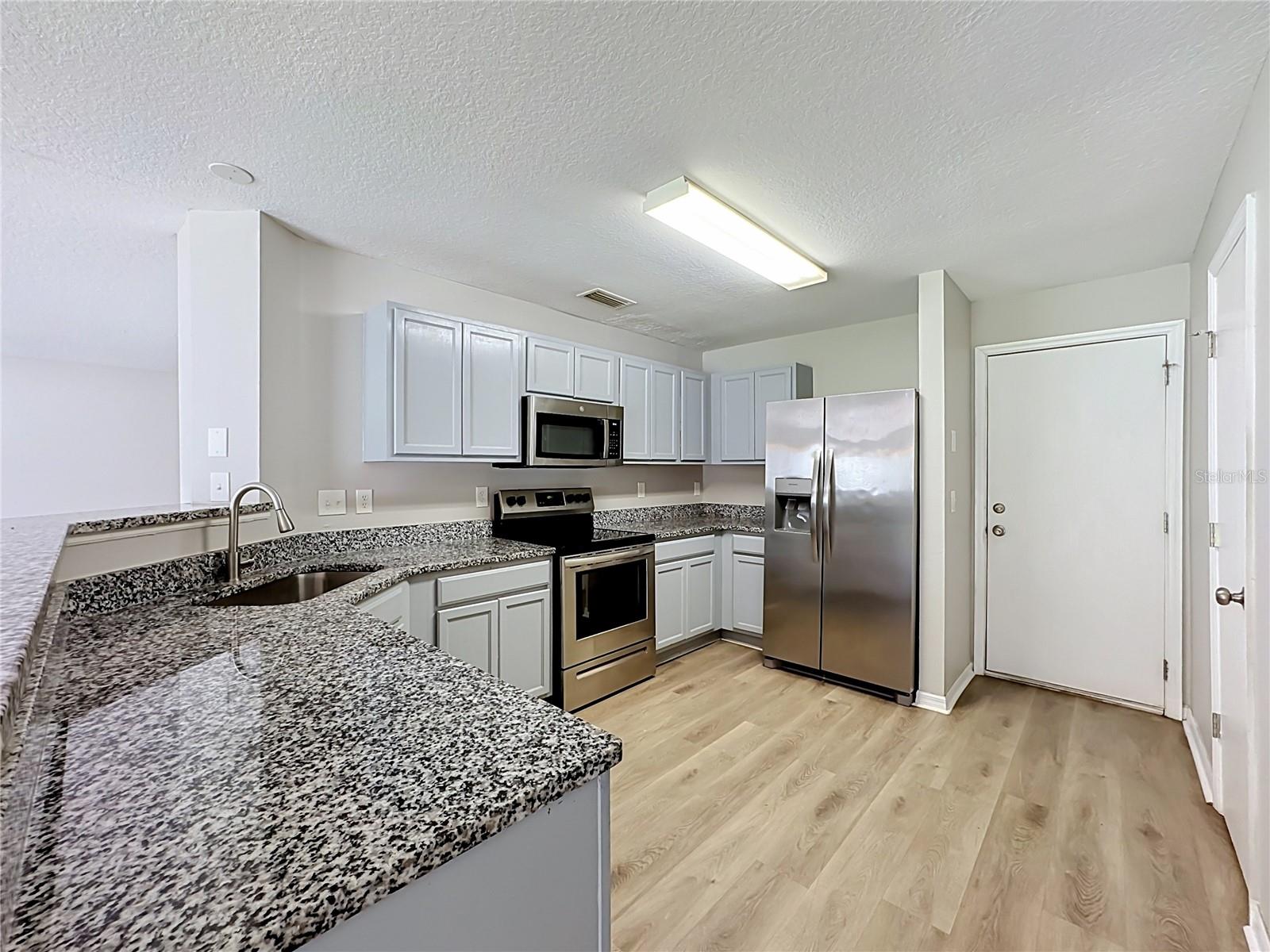 6320 MAGNOLIA TRAILS LN — photo 7