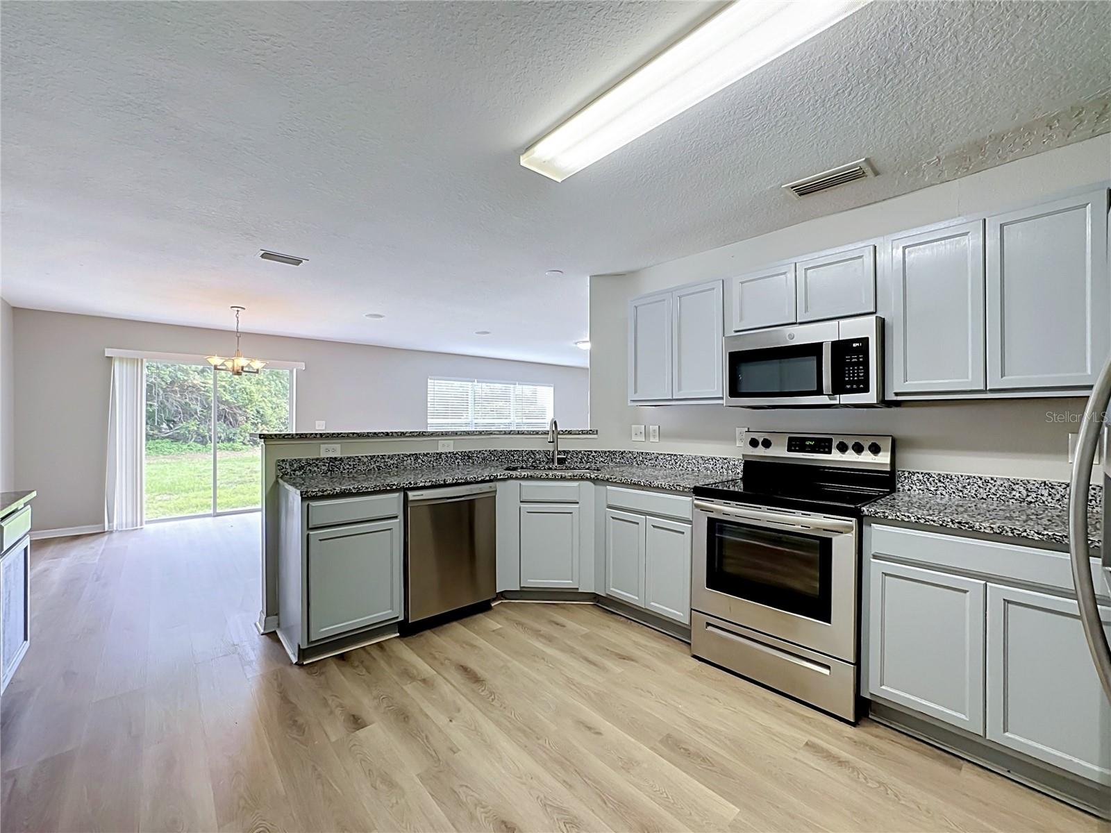 6320 MAGNOLIA TRAILS LN — photo 8